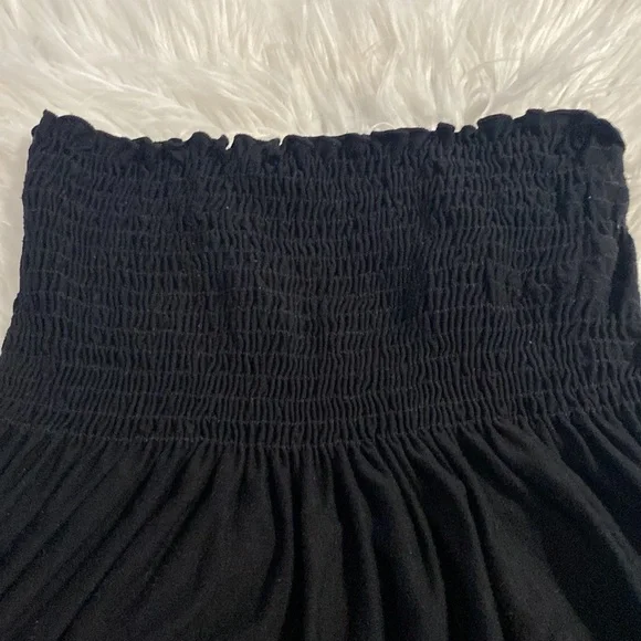 SOLD 🔥3/25$ Sale! BCBG Maxazria Black Smocked Strapless Top - Picture 2 of 5